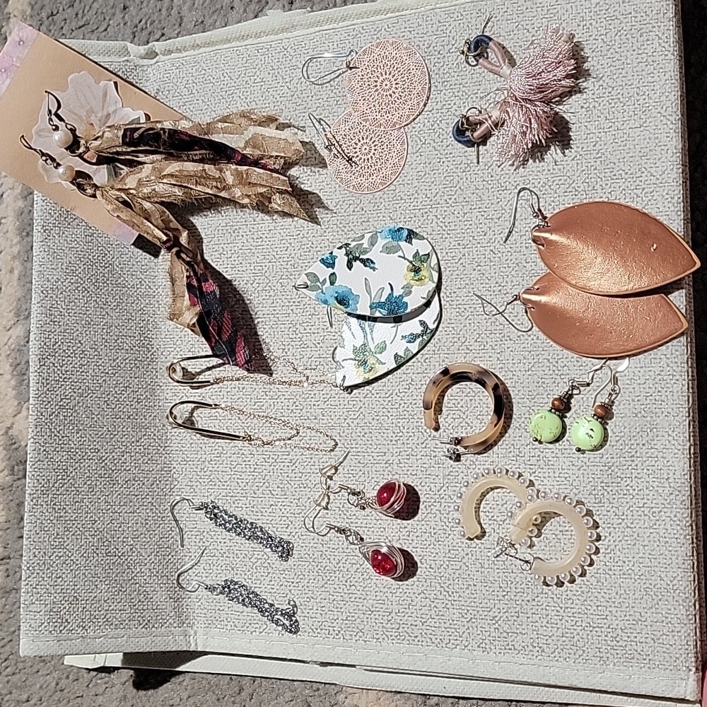 💥💥Earring lot